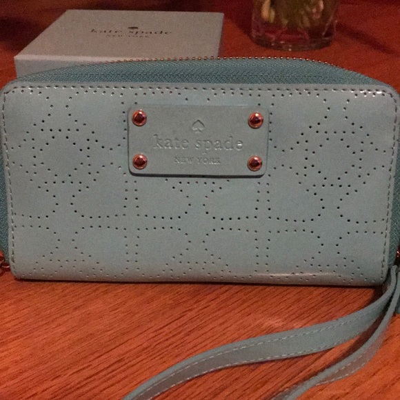 Kate Spade Wristlet - Picture 2 of 5